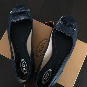 Tod’s open toe flats